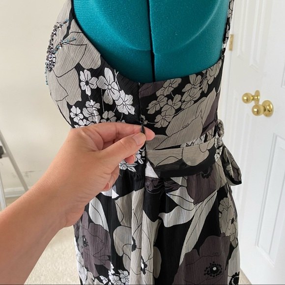 Floral Strappy Maxi Dress Womens size Small V-neck Tie back Beaded Sequins - Picture 4 of 14